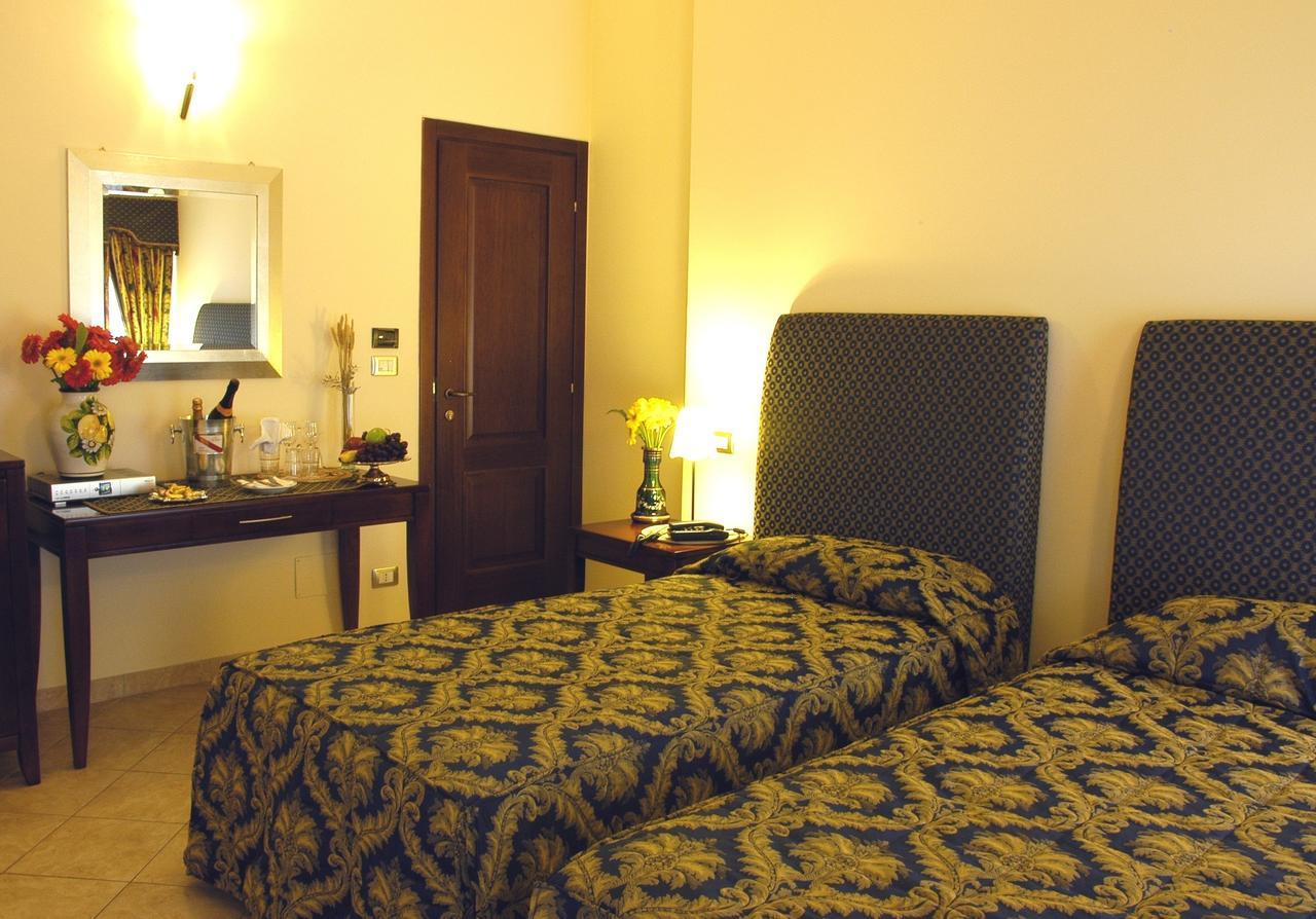 Hotel E Trattoria San Giorgio Piossasco Room photo